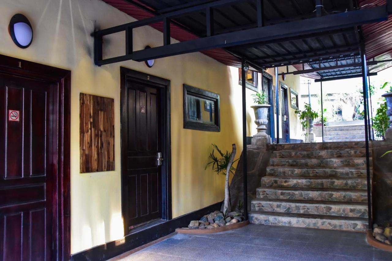 Mad Monkey Luang Prabang (Adults Only) Hostel Exterior photo