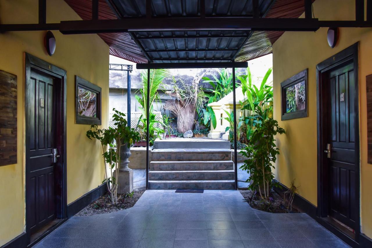 Mad Monkey Luang Prabang (Adults Only) Hostel Exterior photo